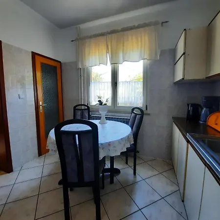 Apartment Lena *